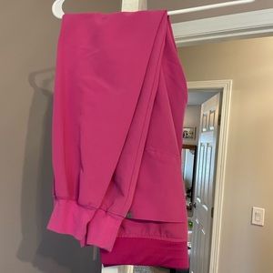 Figs Zamora jogger in electric orchid